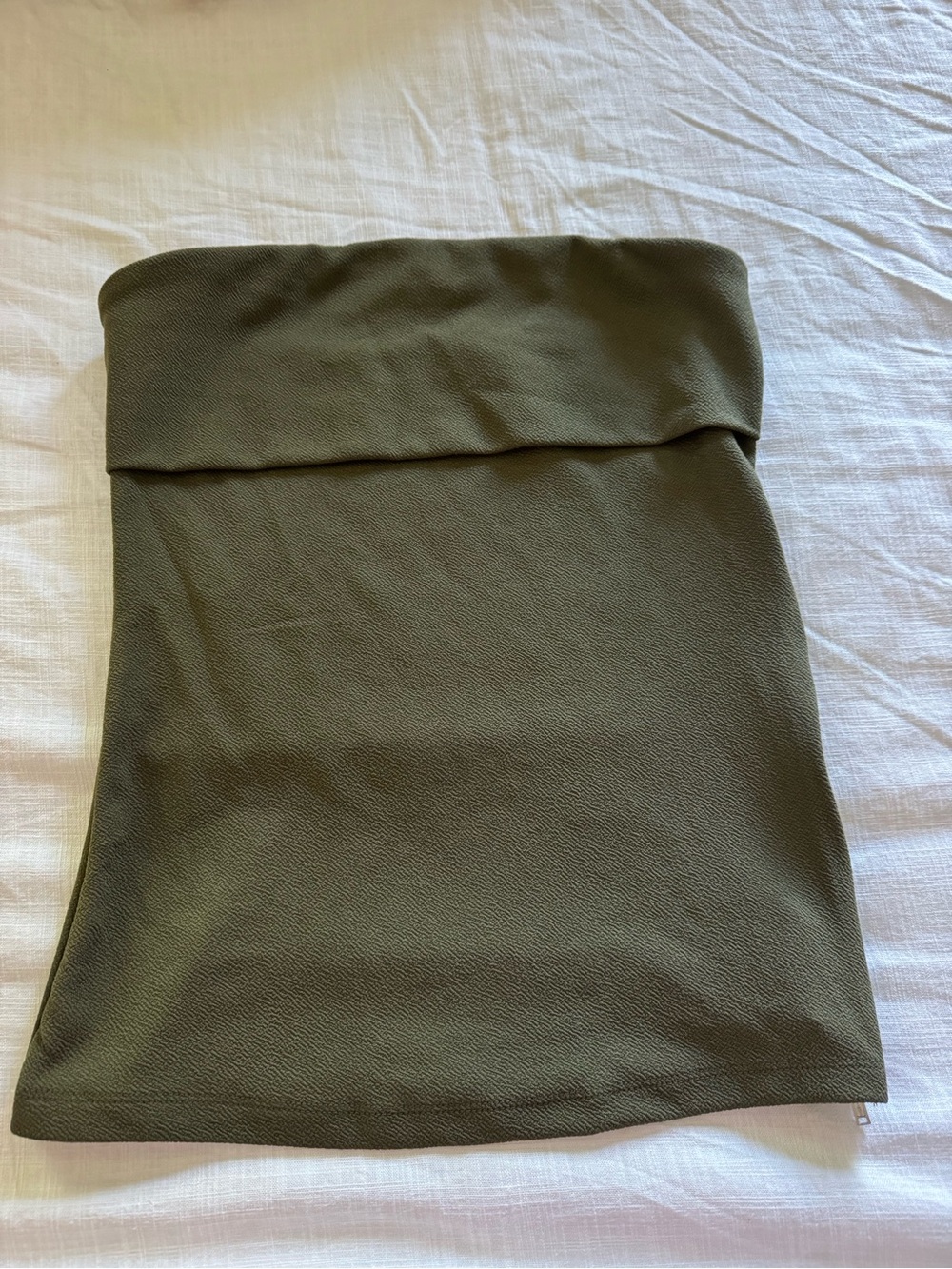 New olive green women’s two top zipper side, medium